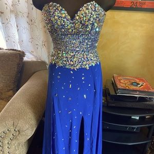 Envious Couture by Karishma Style 15211 Size 0